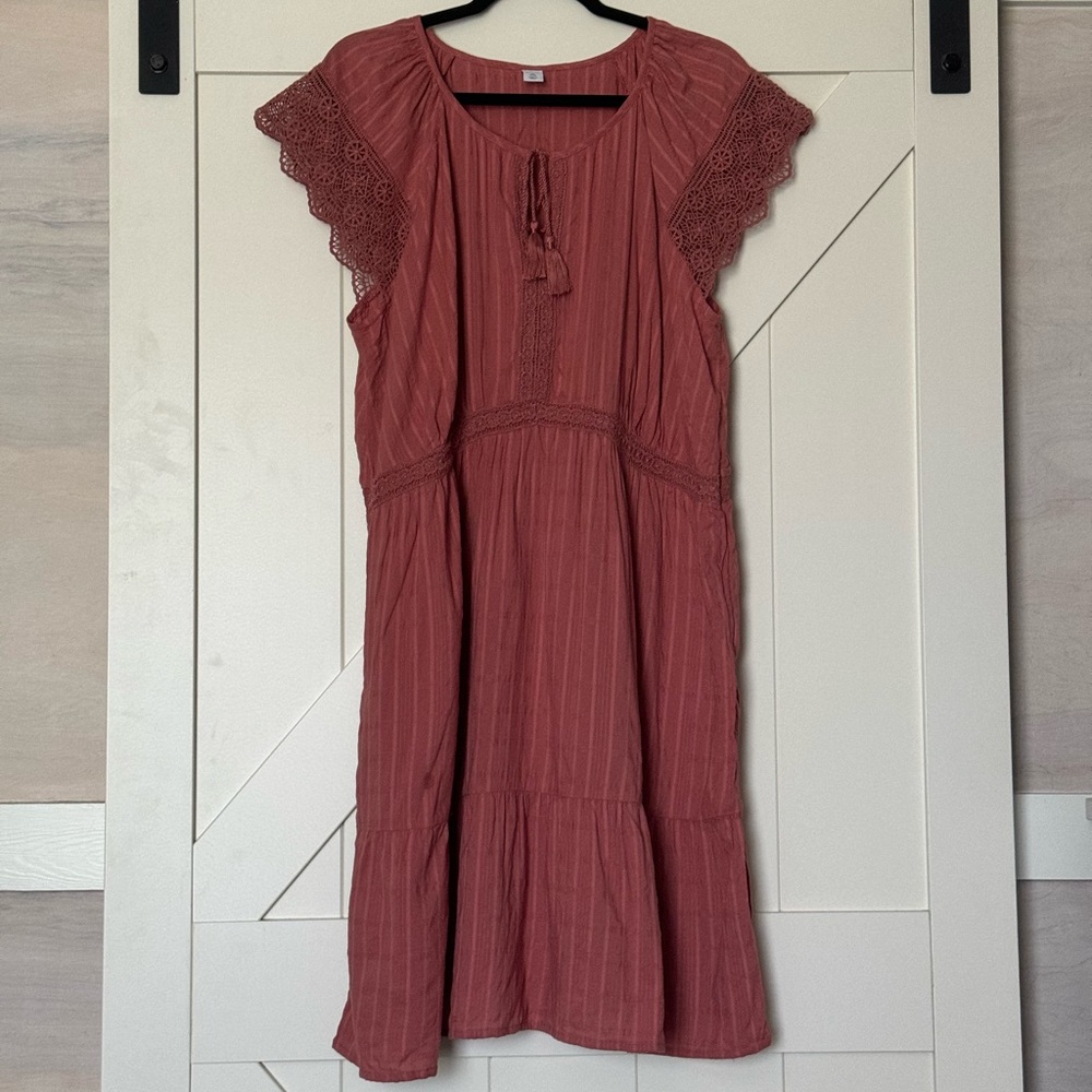 Ruffle lace sleeve dress